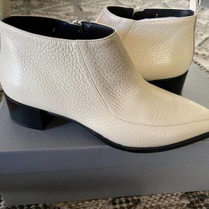 NWT Everlane Off-White Leather Booties - Size 7